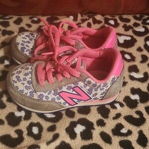 New Balance Kids Sneakers with Pink and Gray Floral Design